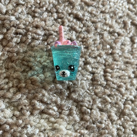 SHOPKINS! Dinky Drink Limited Glitzi Edition! - Picture 1 of 3